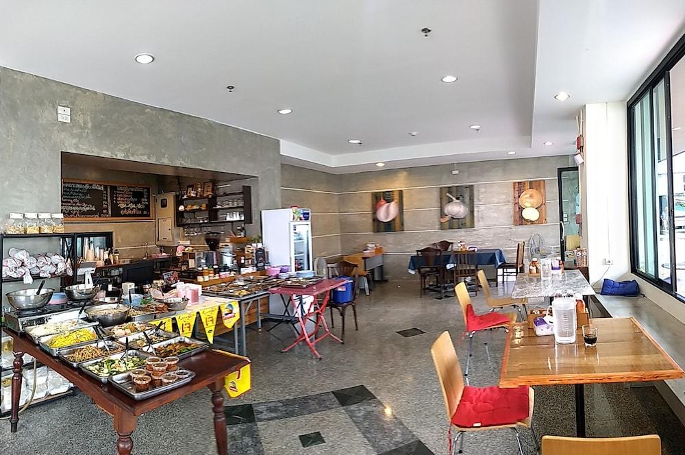 Komol Residence Bangkok Esterno foto