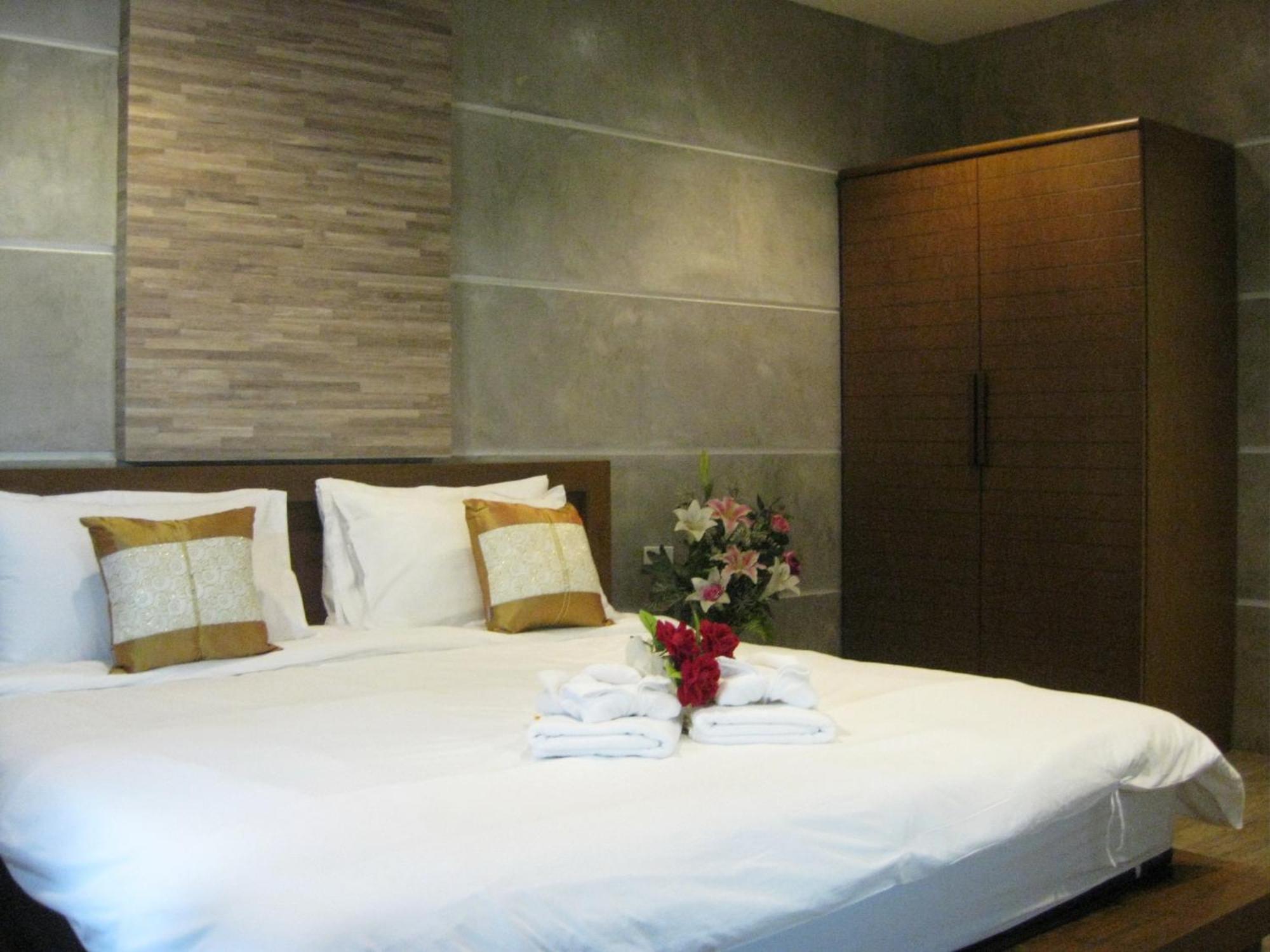 Komol Residence Bangkok Esterno foto