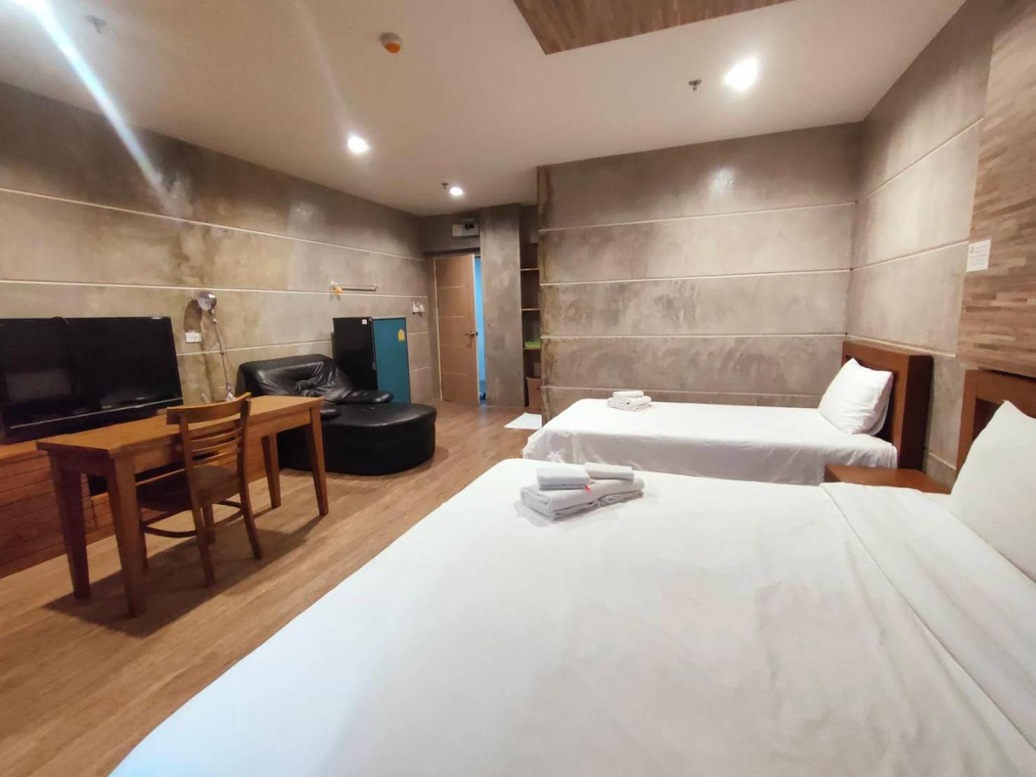Komol Residence Bangkok Esterno foto
