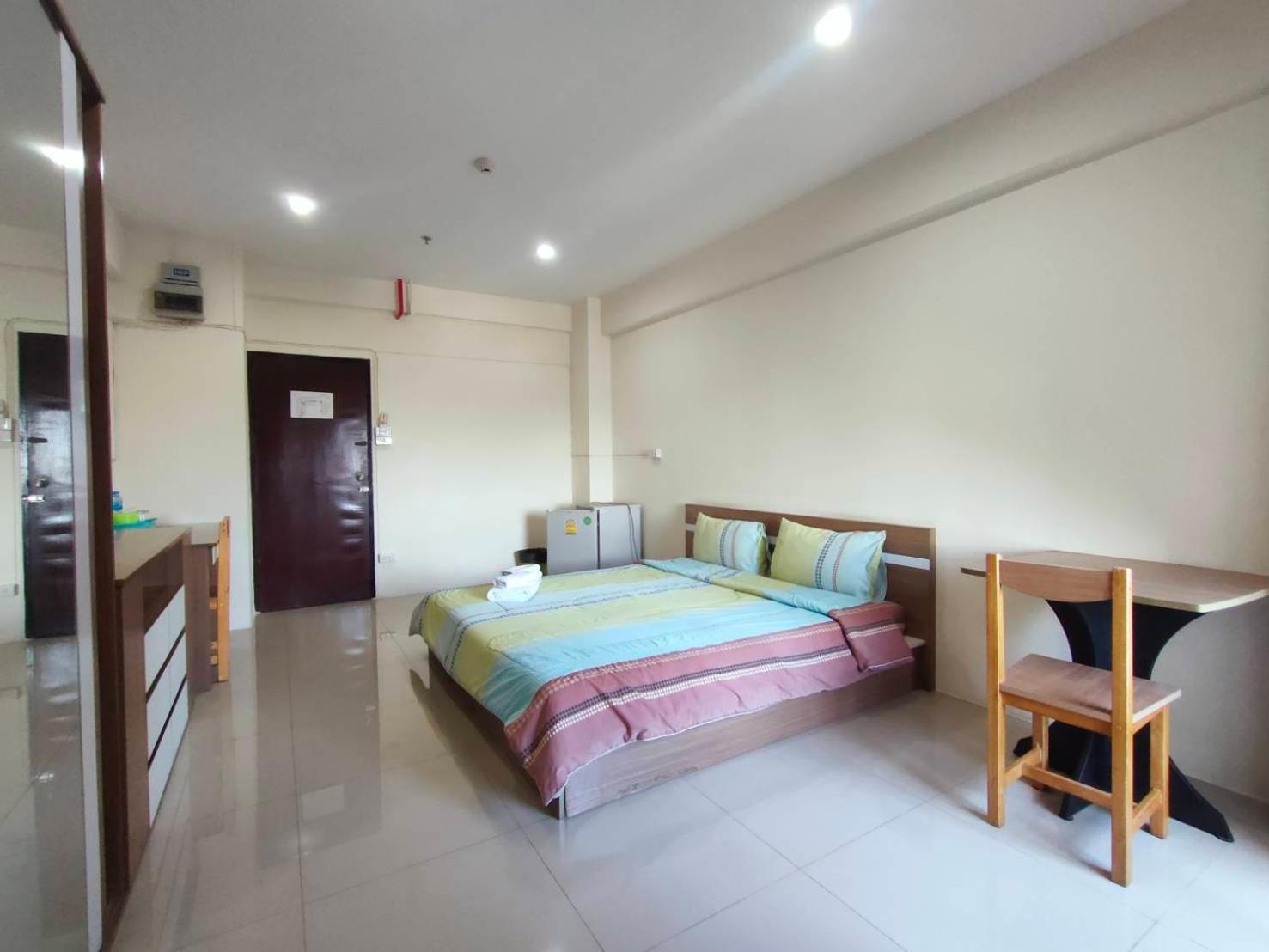 Komol Residence Bangkok Esterno foto