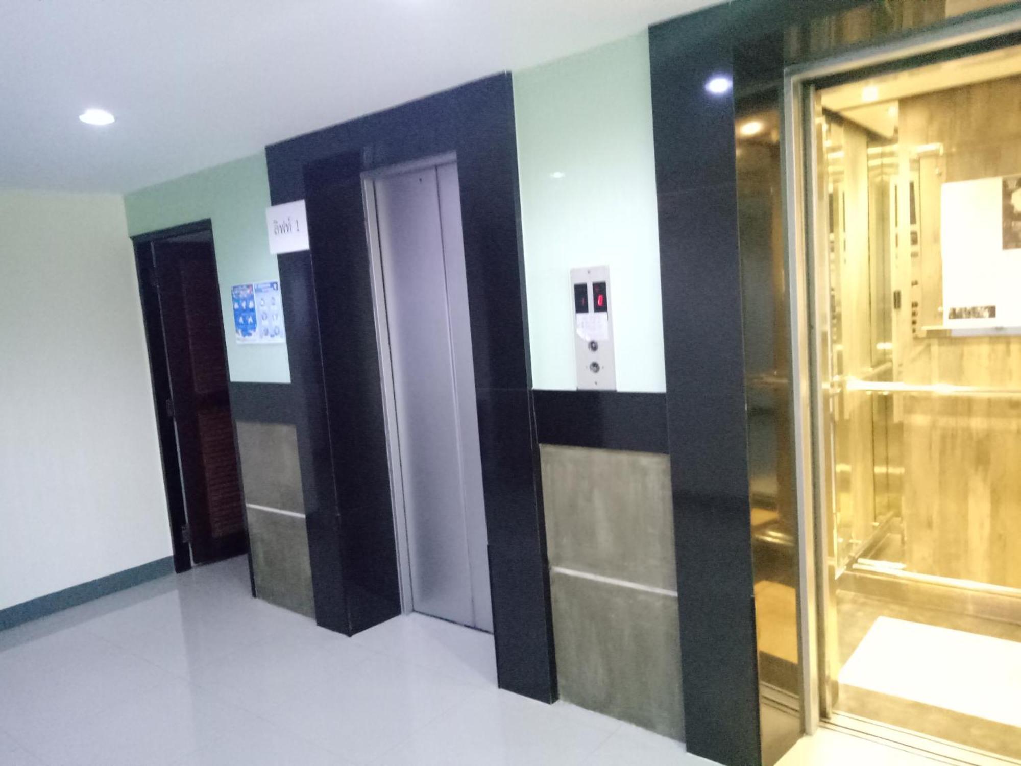 Komol Residence Bangkok Esterno foto